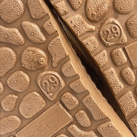 China Buttons City Toddler Girls Boots Tan Faux Fur Lined Boots Size 29 - Picture 8 of 8